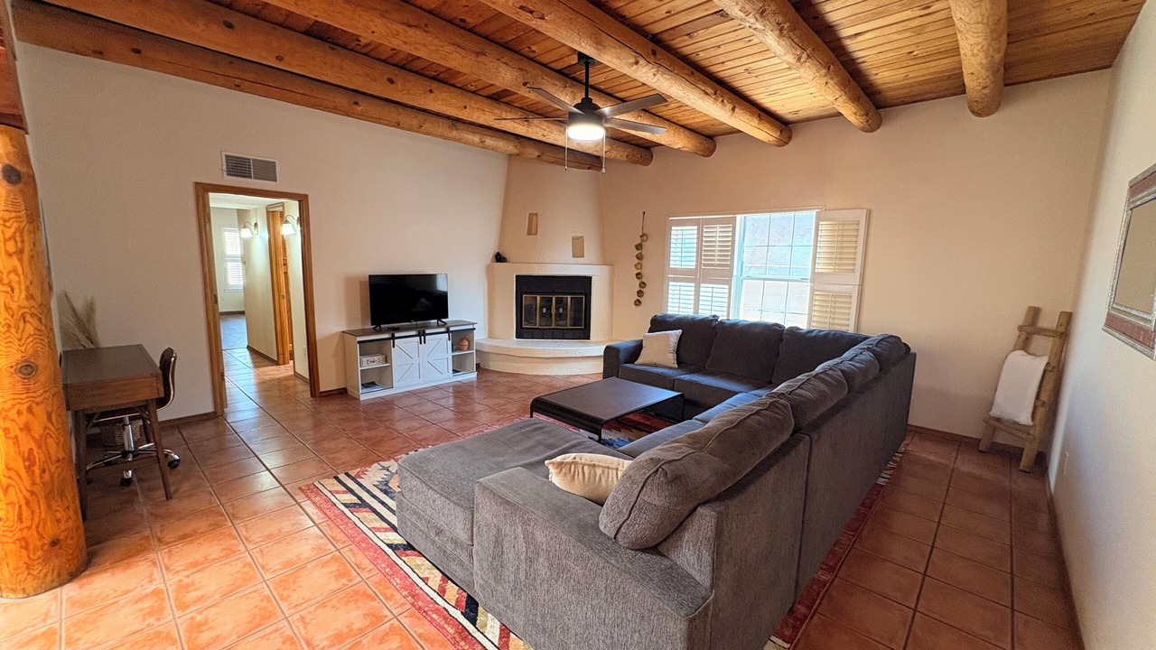Photo of Livingroom in Heritage Hills