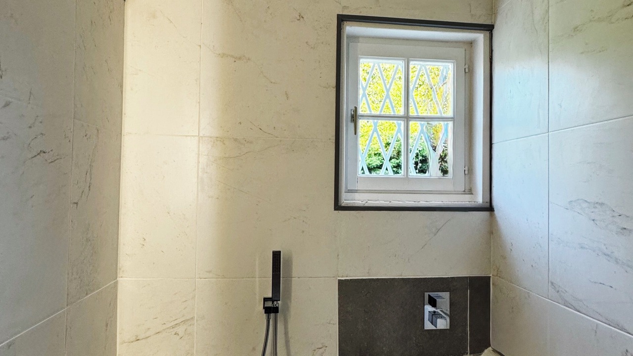 Photo of Bathroom in Saint-Etienne-la-Thillaye