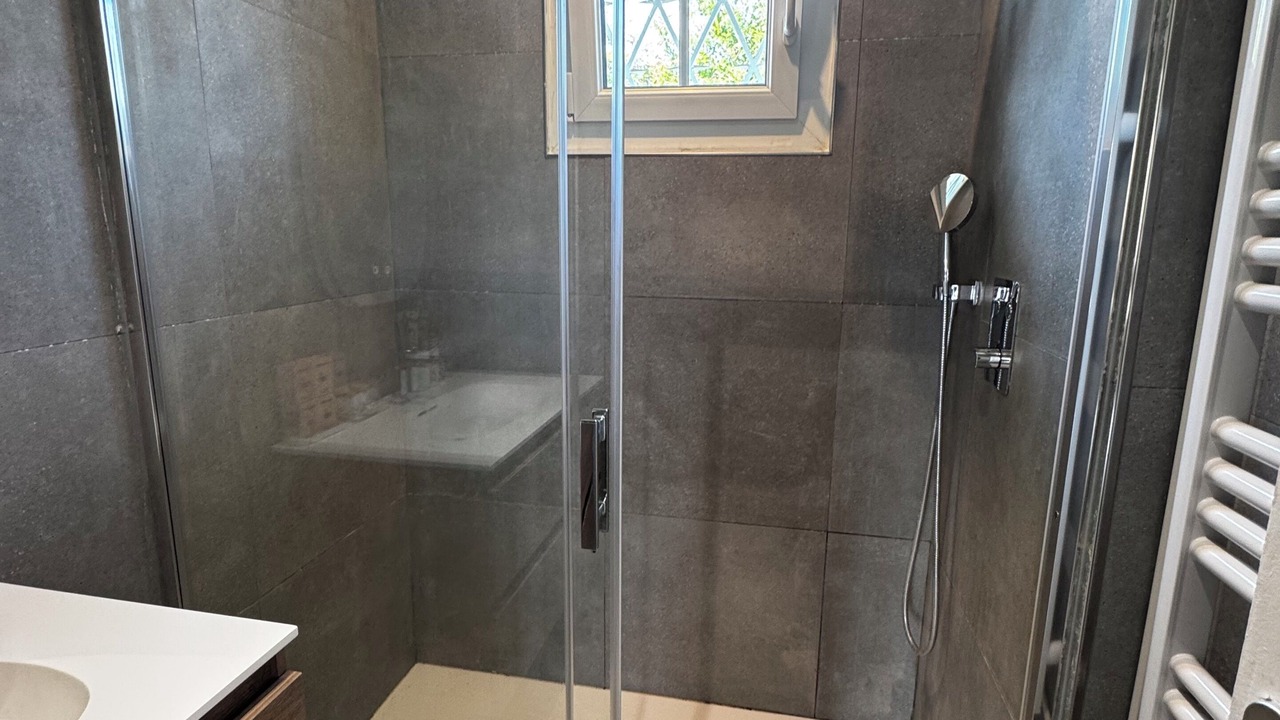 Photo of Bathroom in Saint-Etienne-la-Thillaye