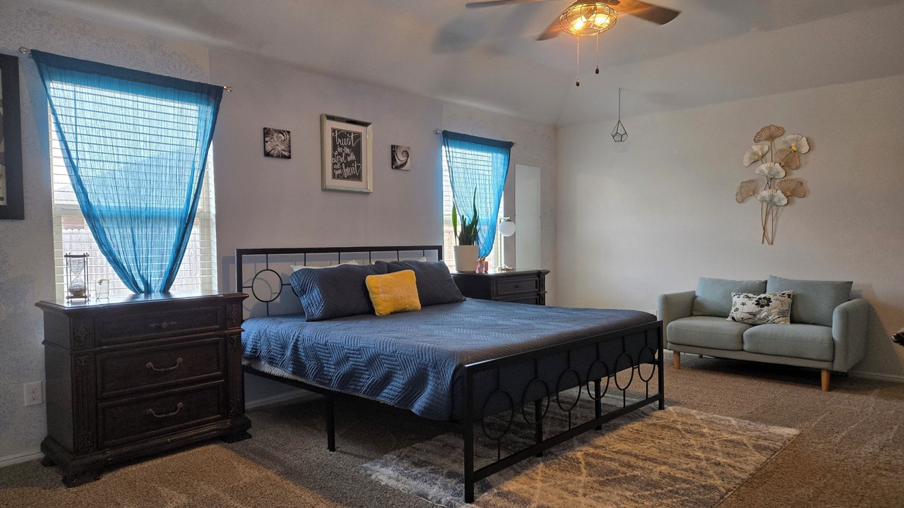 Photo of Bedroom in Crowley