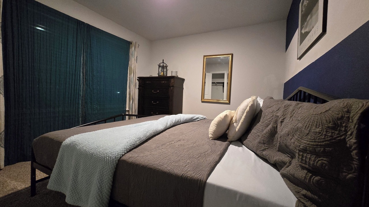 Photo of Bedroom in Crowley