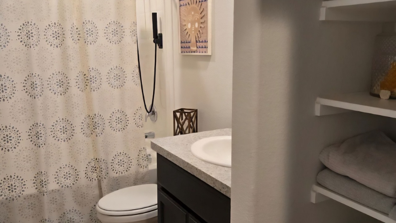 Photo of Bathroom in Crowley