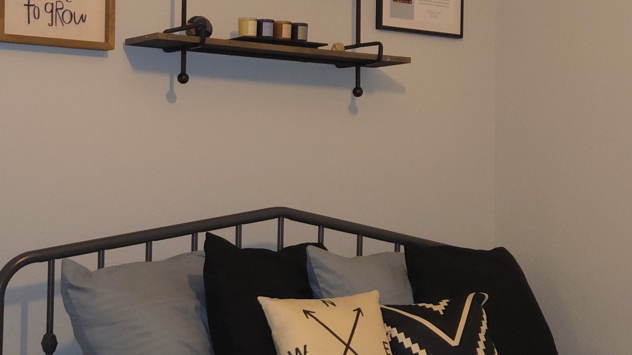 Photo of Bedroom in Crowley