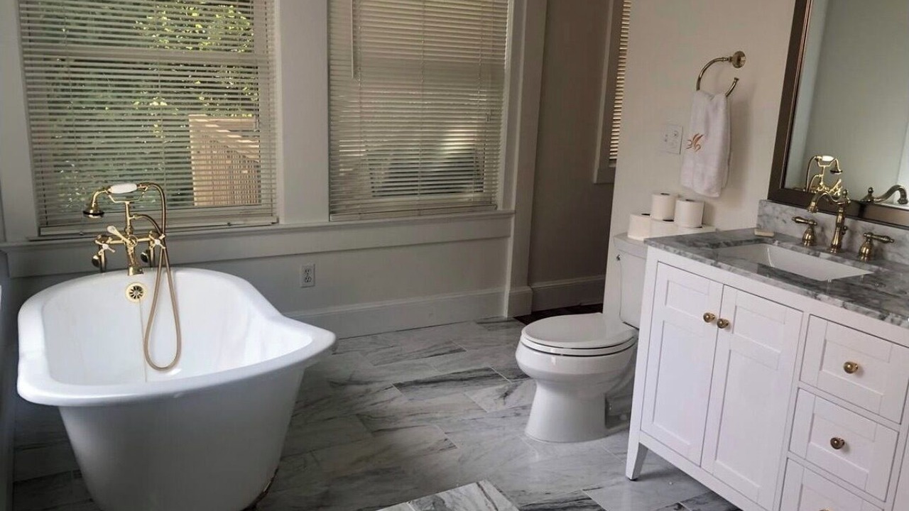 Photo of Bathroom in Central Hyde Park
