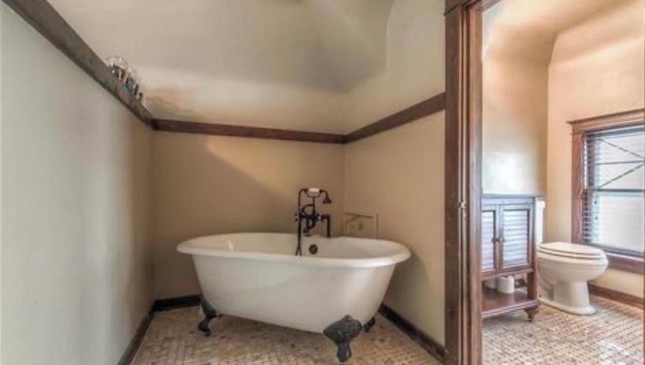 Photo of Bathroom in Central Hyde Park
