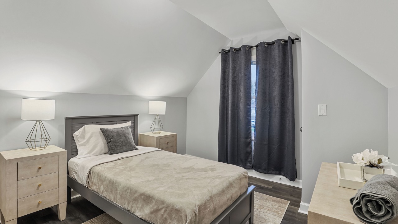 Photo of Bedroom in Bensenville
