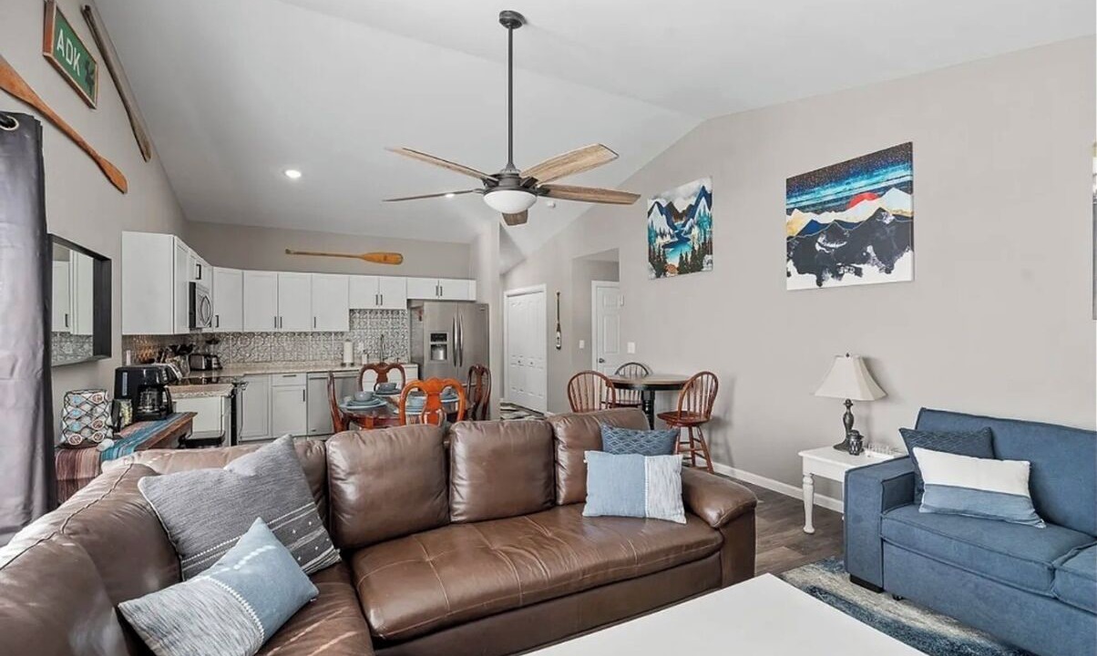 Photo of Livingroom in Northville