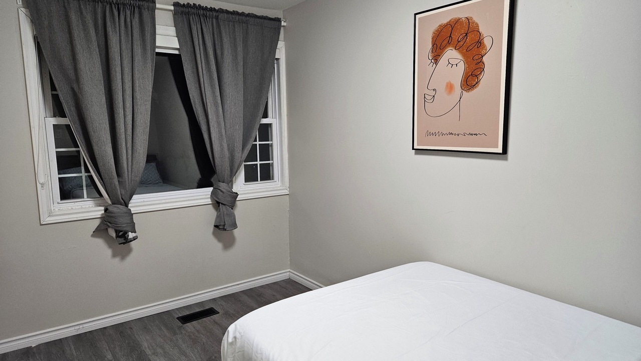 Photo of Bedroom in Ottawa Division