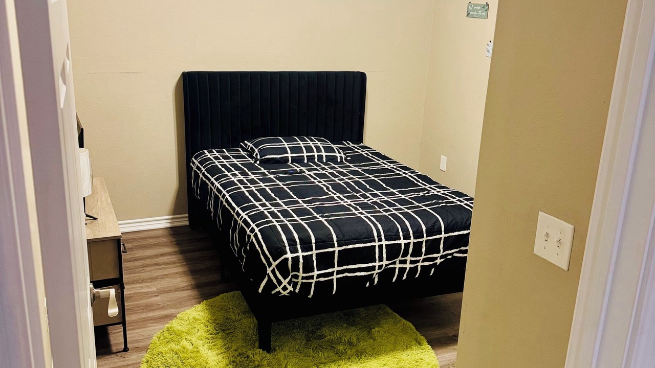 Photo of Bedroom in Northeast Houston