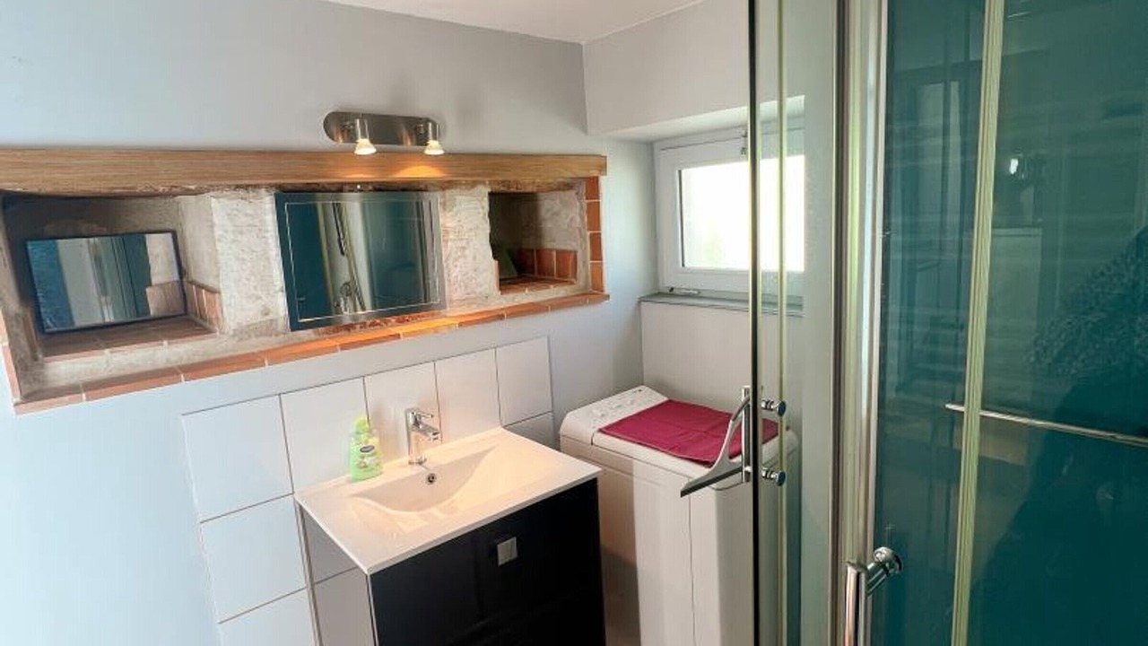 Photo of Bathroom in Sazilly