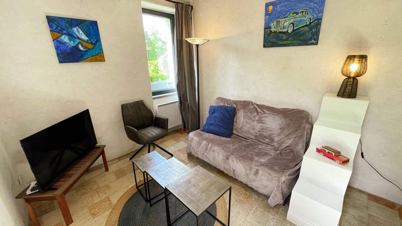 Photo of Livingroom in Sazilly