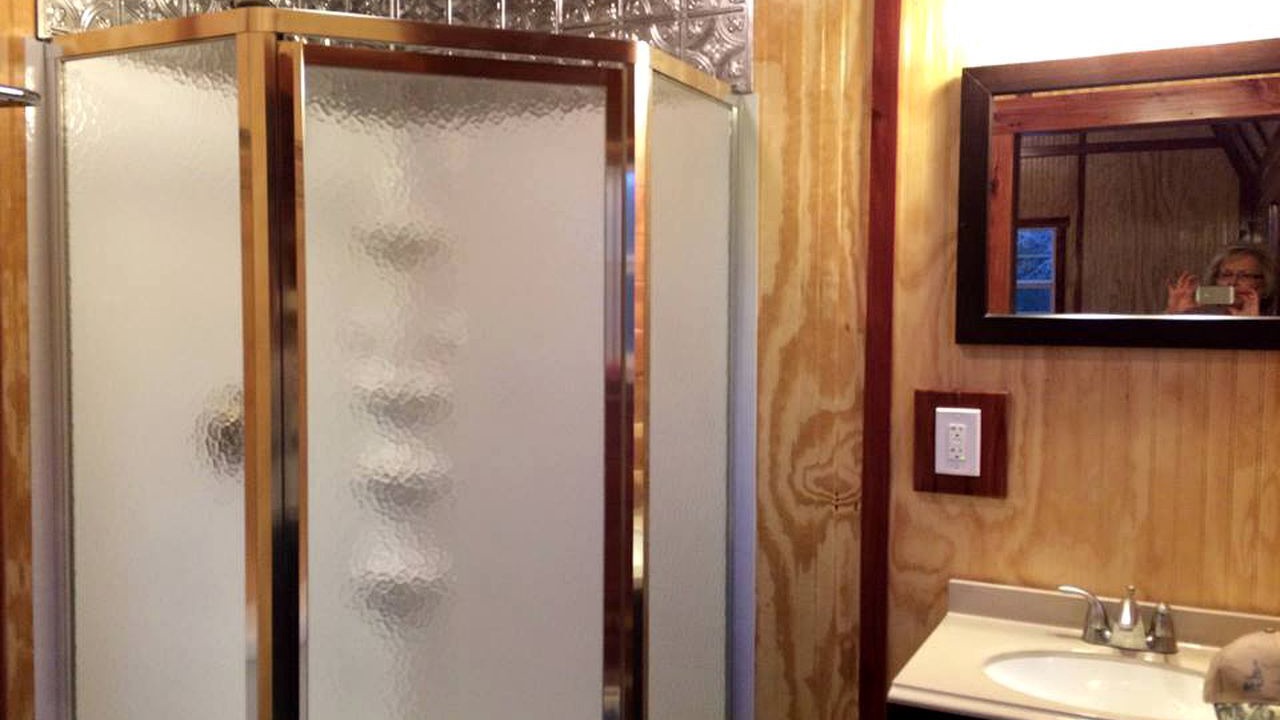 Photo of Bathroom in Hughes County