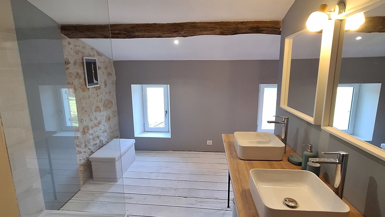 Photo of Bathroom in Lesparre-Medoc
