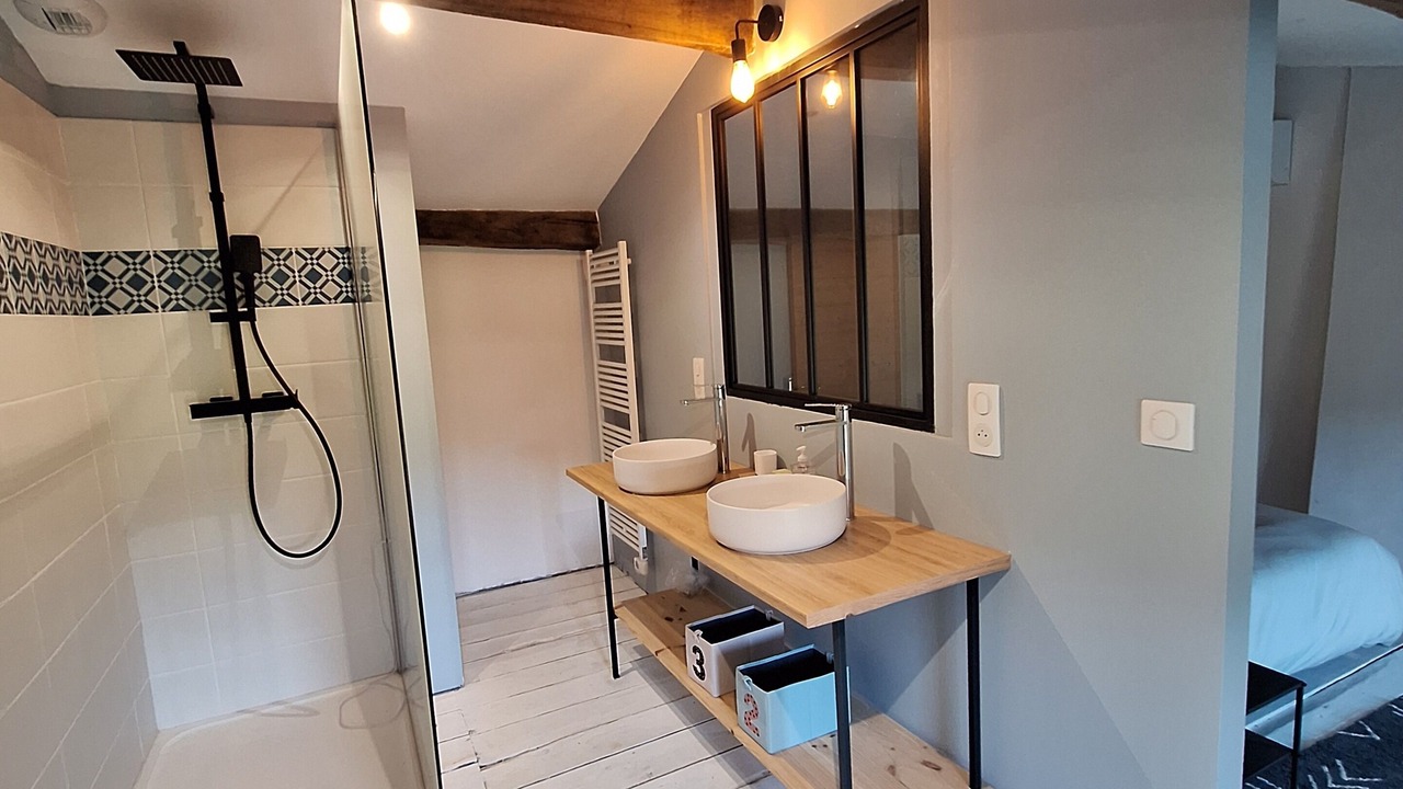 Photo of Bathroom in Lesparre-Medoc