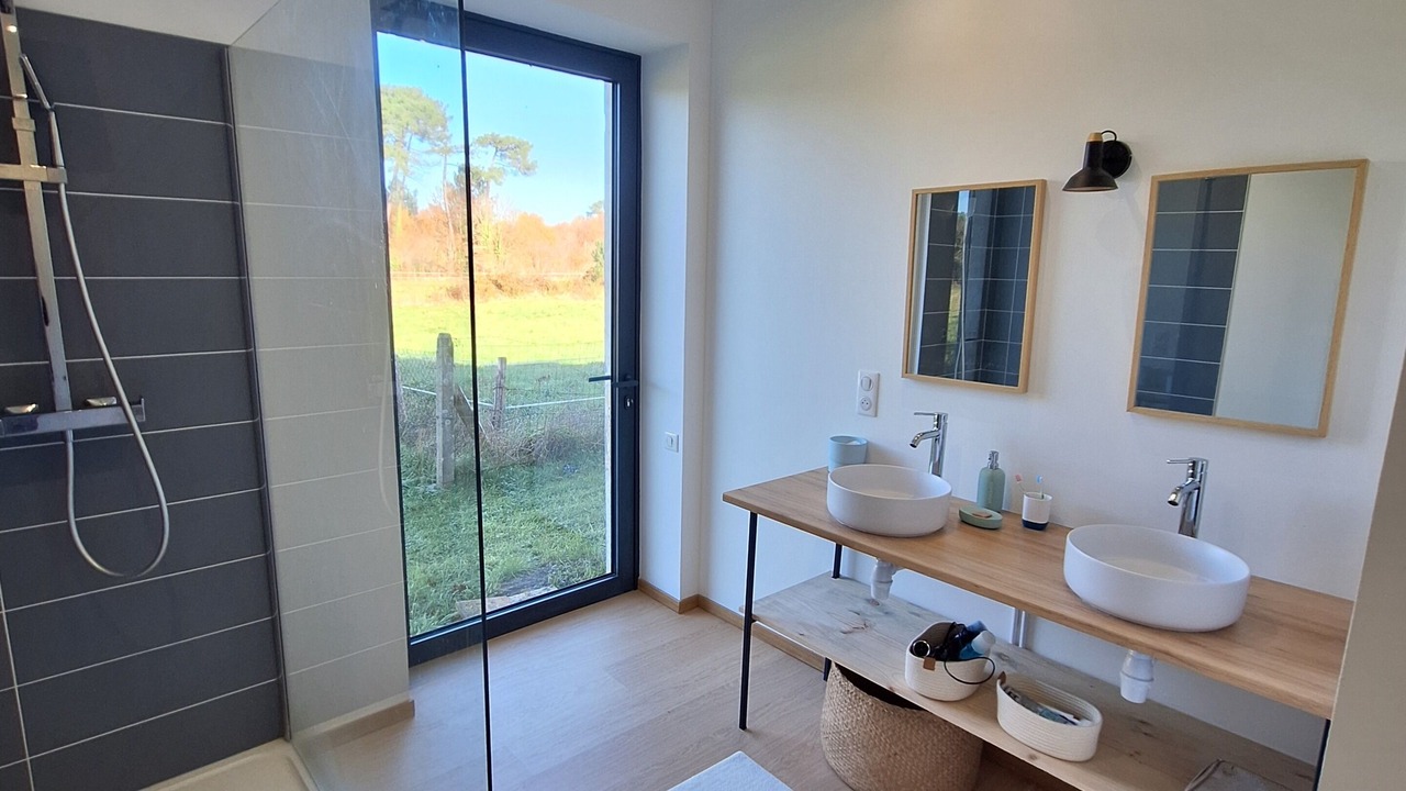 Photo of Bathroom in Lesparre-Medoc