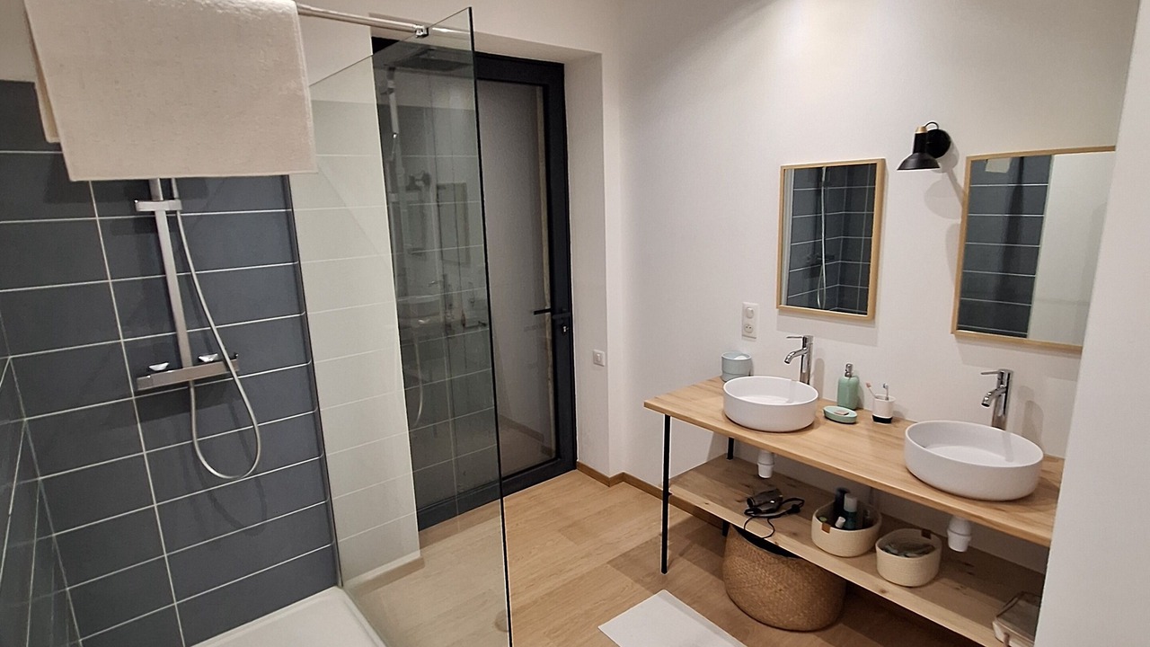 Photo of Bathroom in Lesparre-Medoc