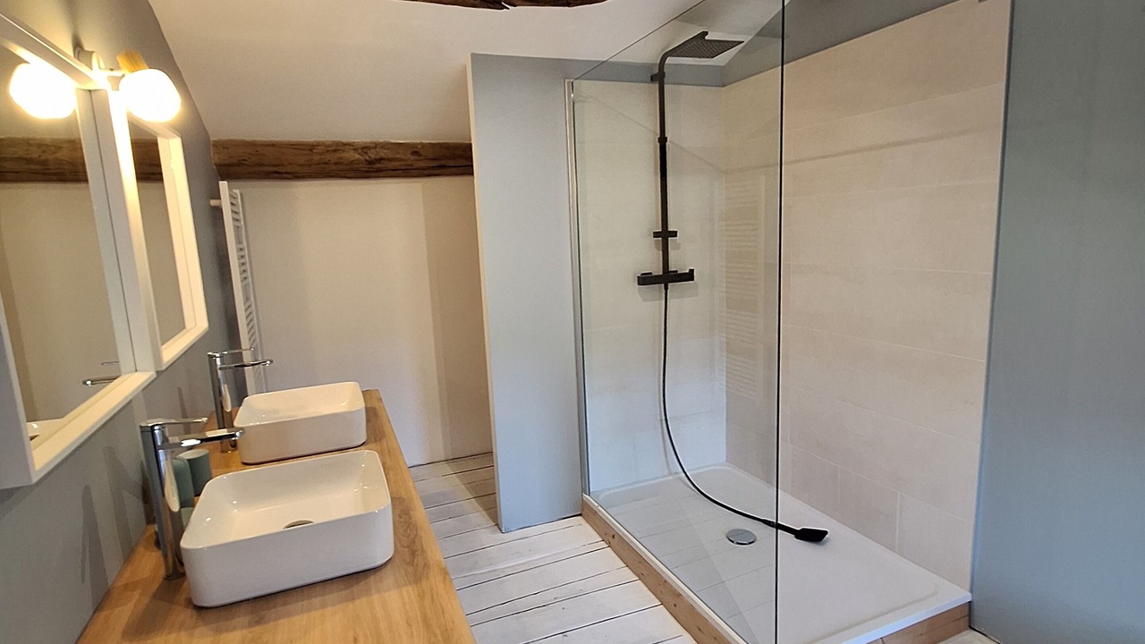 Photo of Bathroom in Lesparre-Medoc