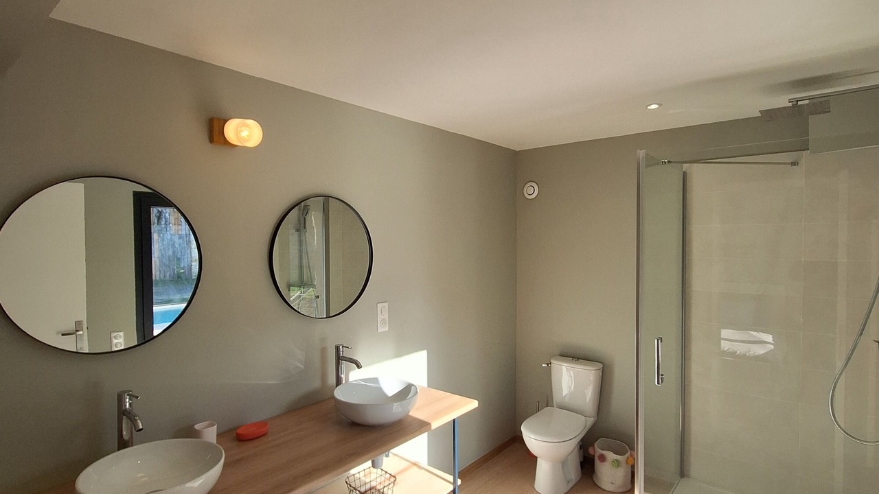 Photo of Bathroom in Lesparre-Medoc