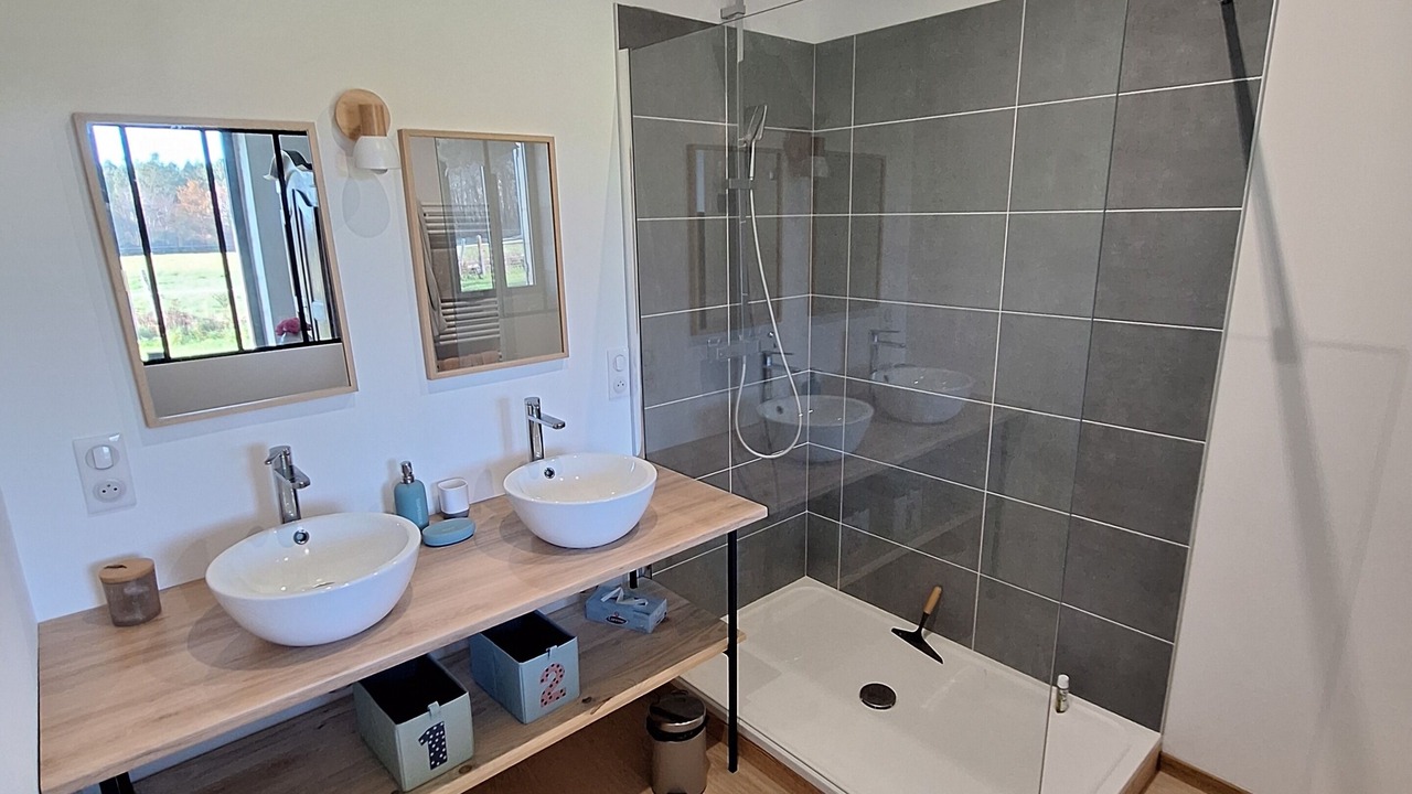 Photo of Bathroom in Lesparre-Medoc