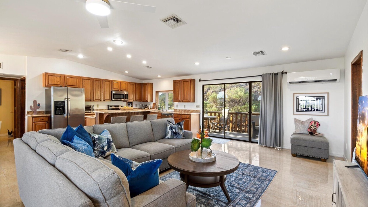 Photo of Livingroom in Saddle View Estates