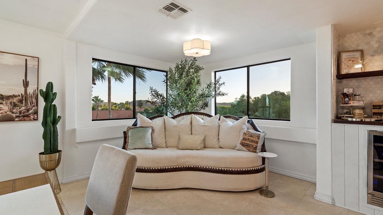 Photo of Livingroom in Saddle View Estates