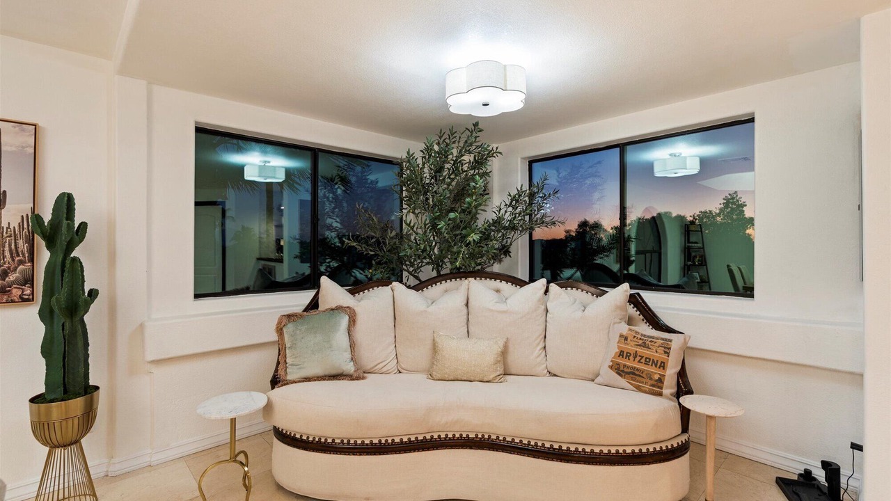 Photo of Livingroom in Saddle View Estates