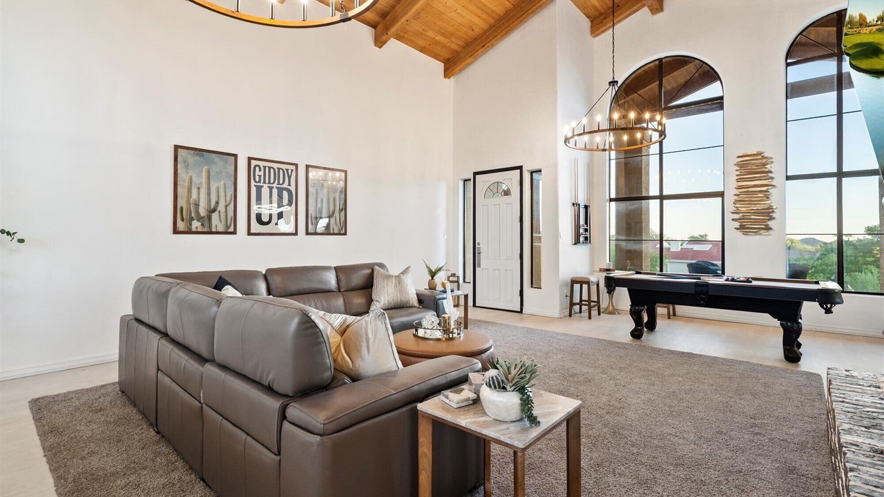 Photo of Livingroom in Saddle View Estates