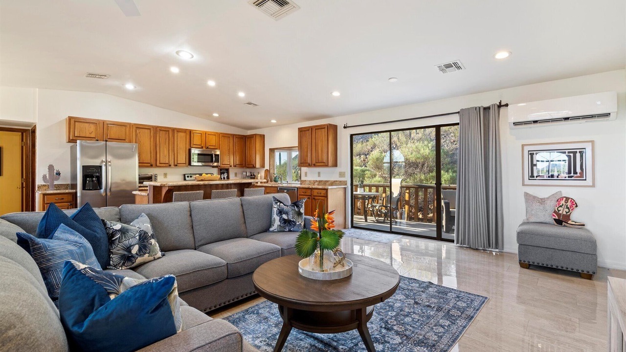 Photo of Livingroom in Saddle View Estates
