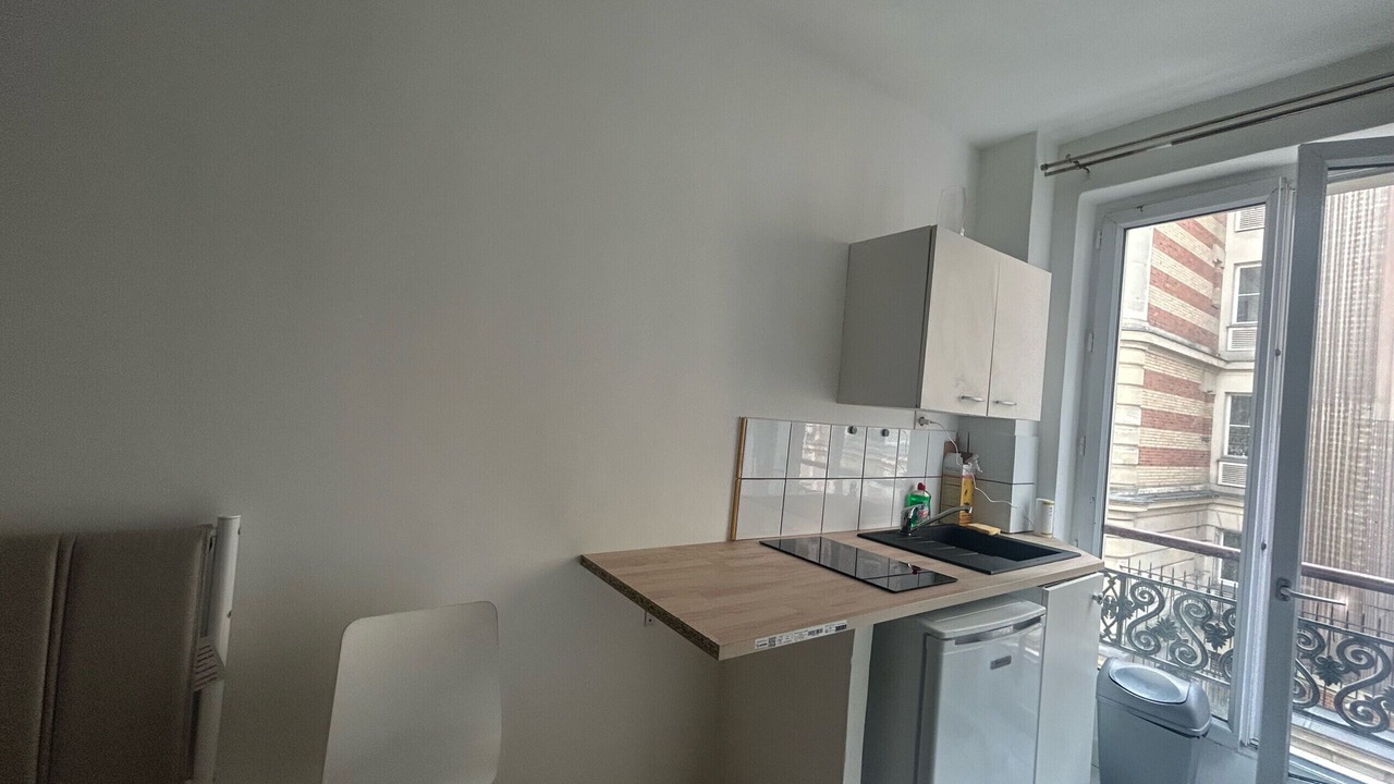 Photo of Kitchen in Quartier de la Folie-Mericourt