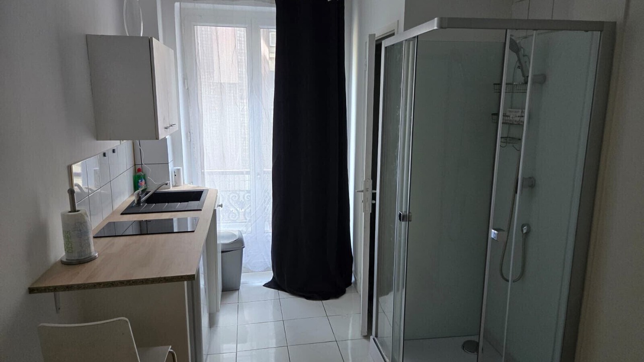 Photo of Bathroom in Quartier de la Folie-Mericourt