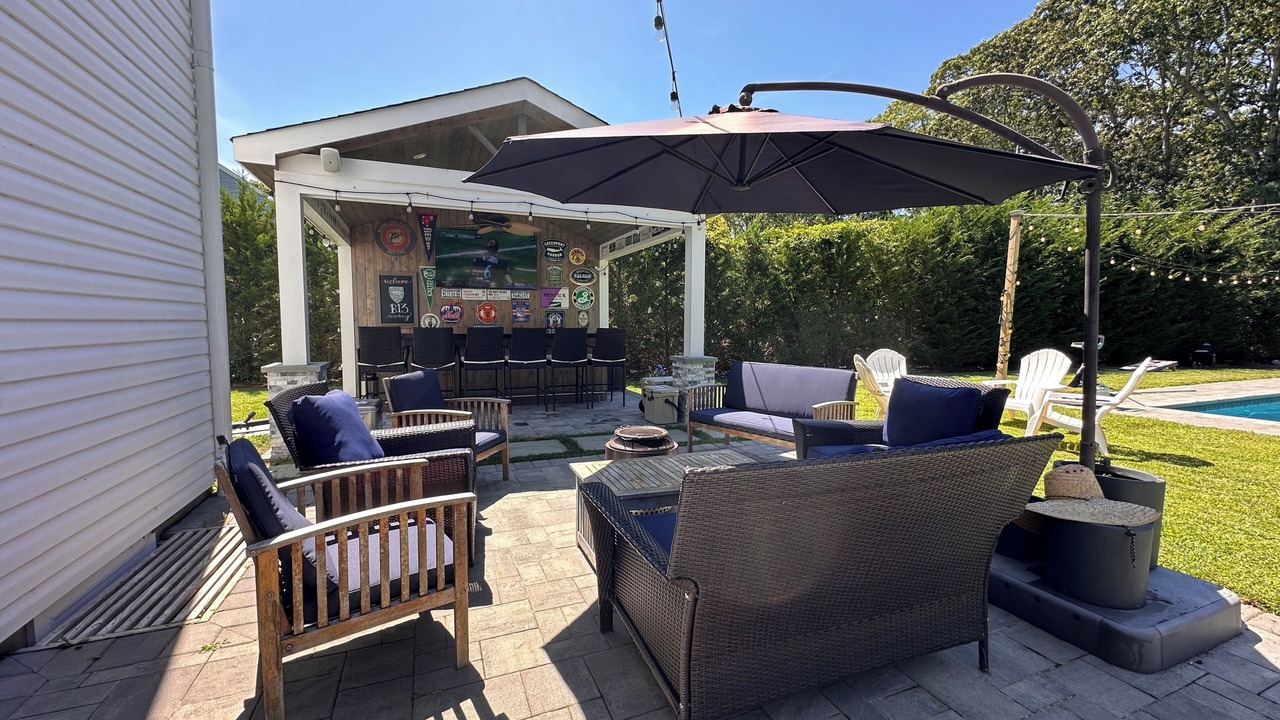 Photo of Patio Balcony in East Quogue