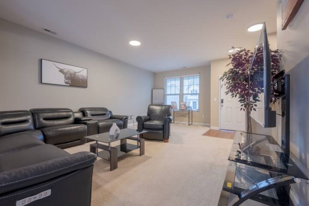 Photo of Livingroom in Southeast Raleigh