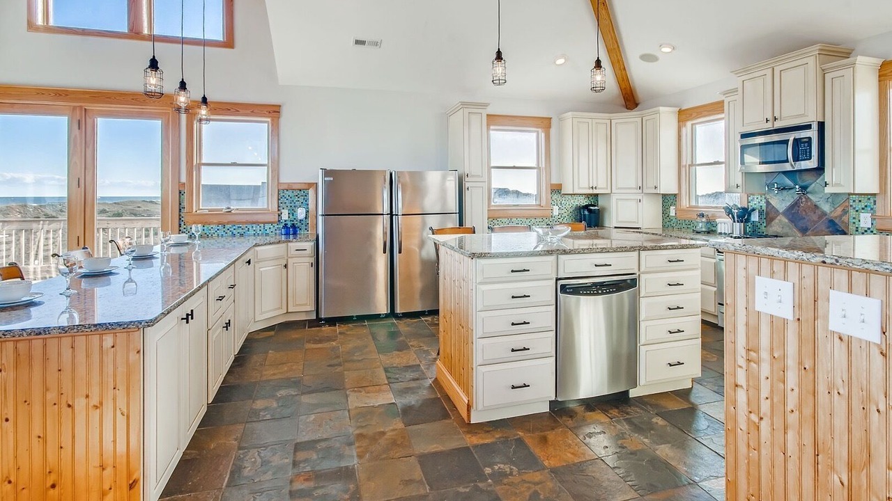Photo of Kitchen in Waves
