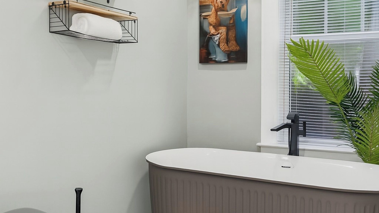 Photo of Bathroom in East Shore