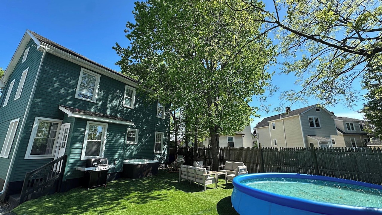 Photo of Patio Balcony in East Shore