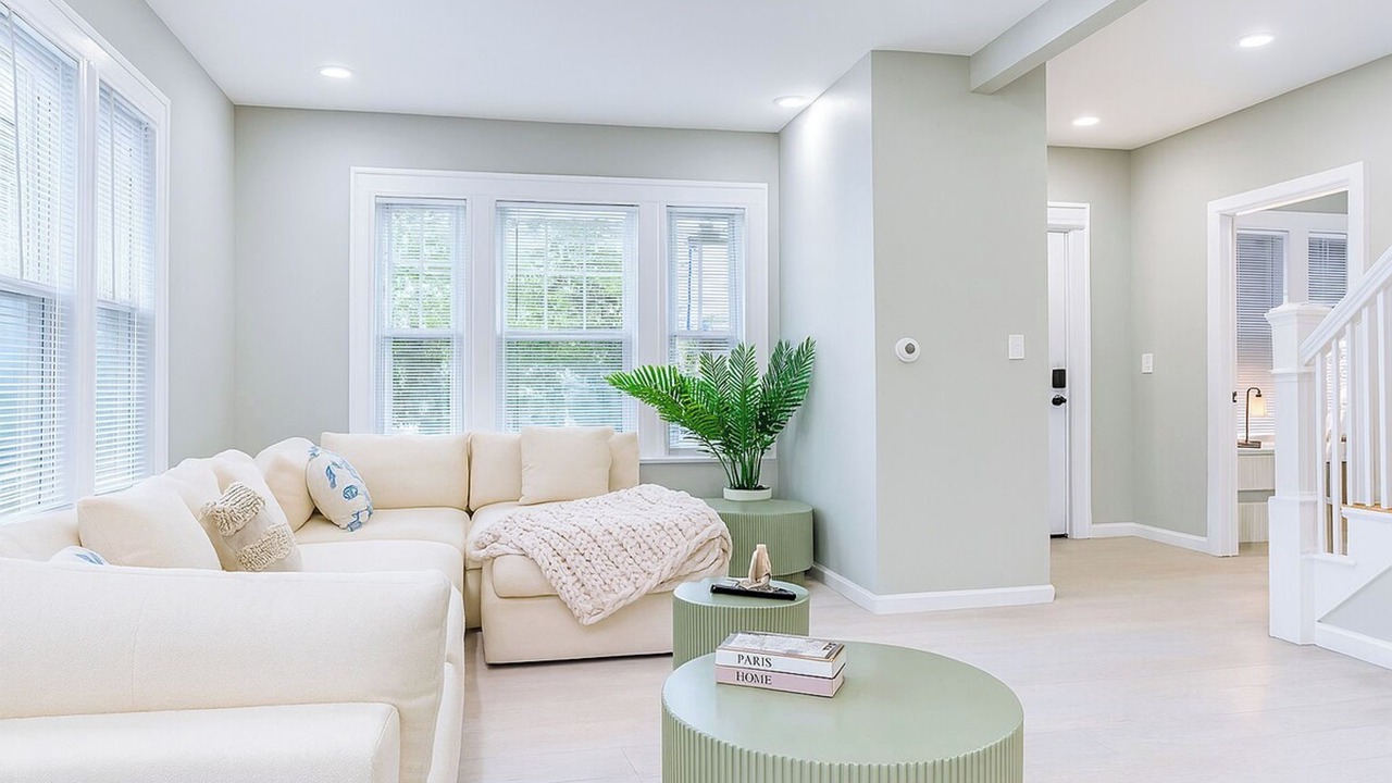 Photo of Livingroom in East Shore