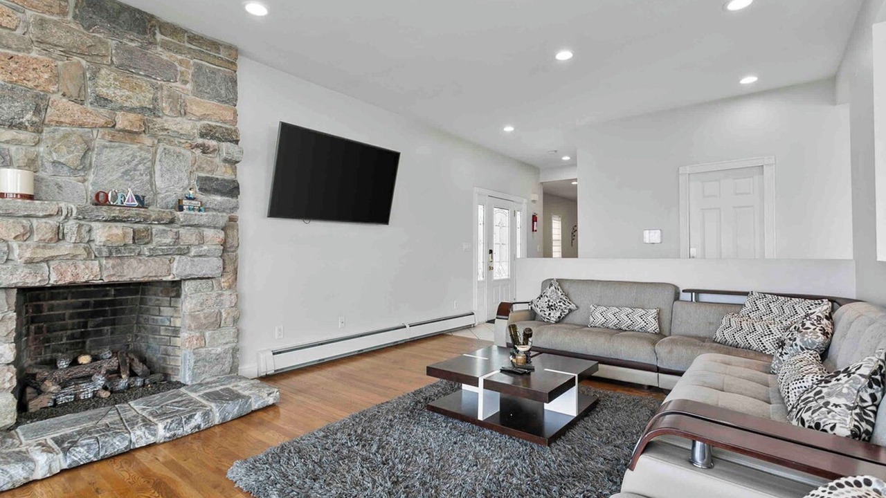 Photo of Livingroom in West Haven