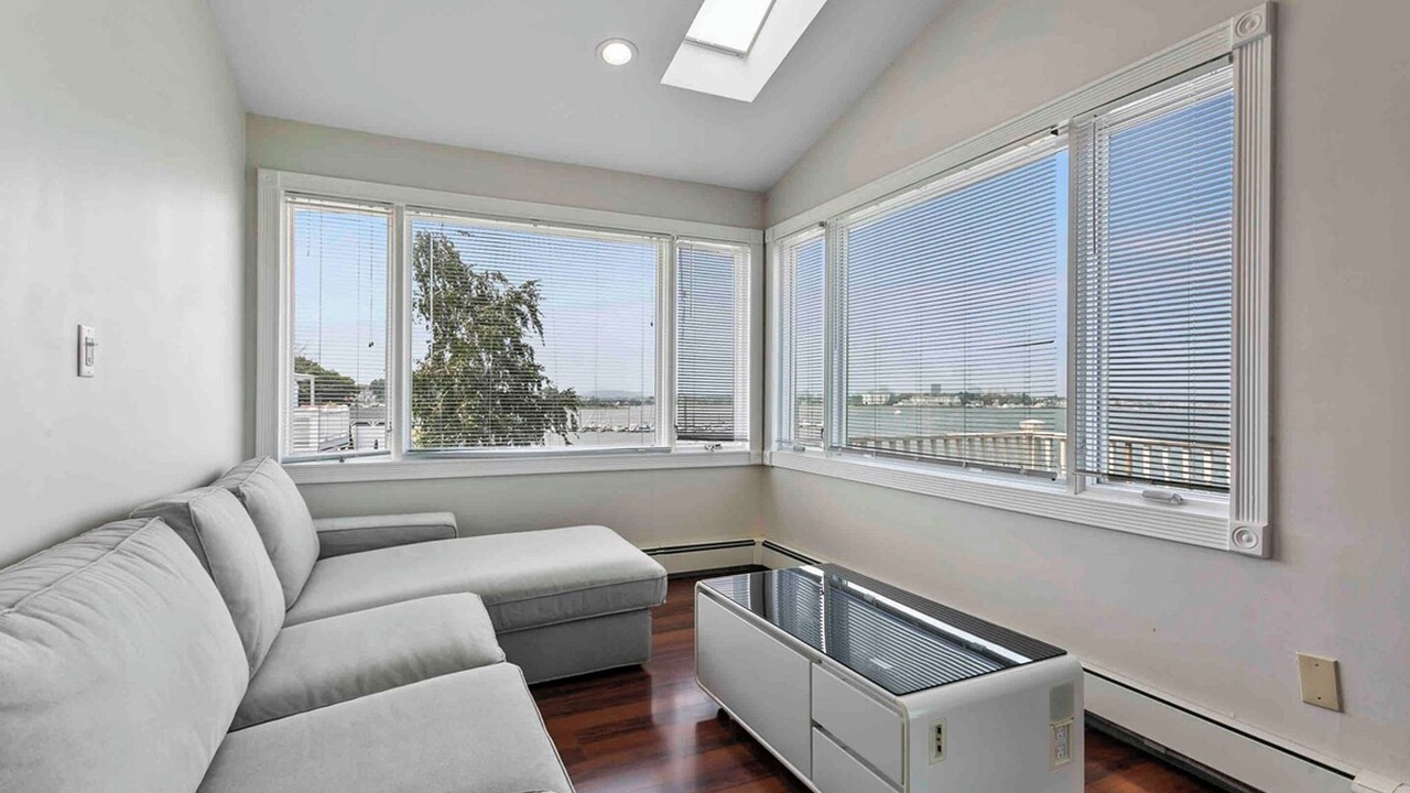 Photo of Livingroom in West Haven