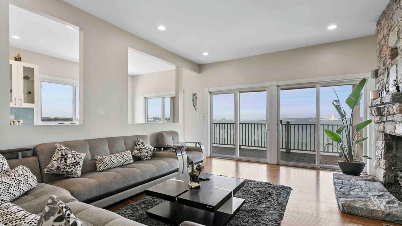 Photo of Livingroom in West Haven