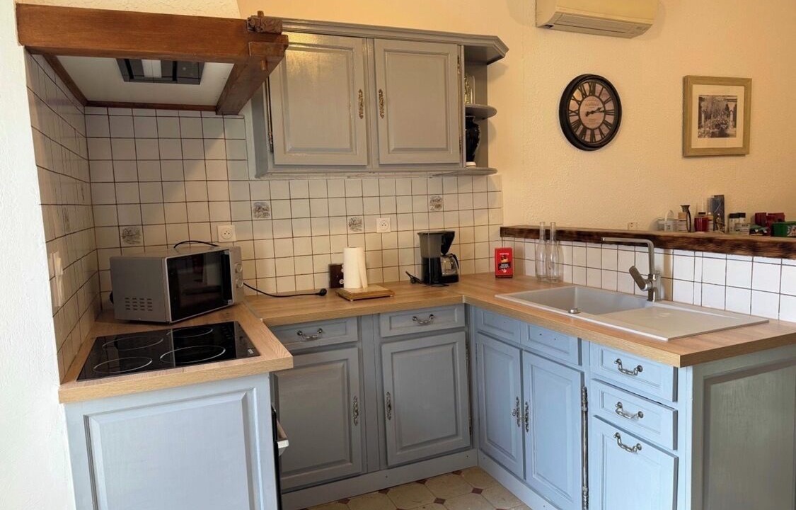 Photo of Kitchen in Saint-Laurent-La-Vernede