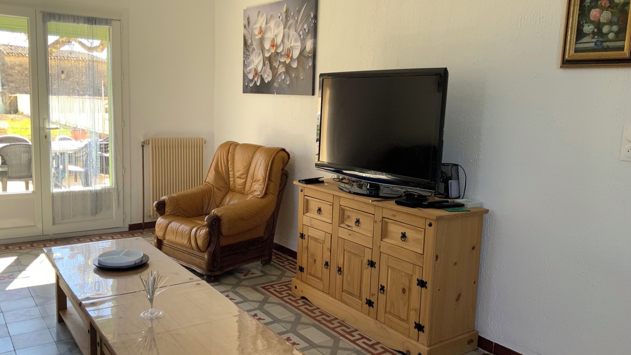 Photo of Livingroom in Saint-Laurent-La-Vernede