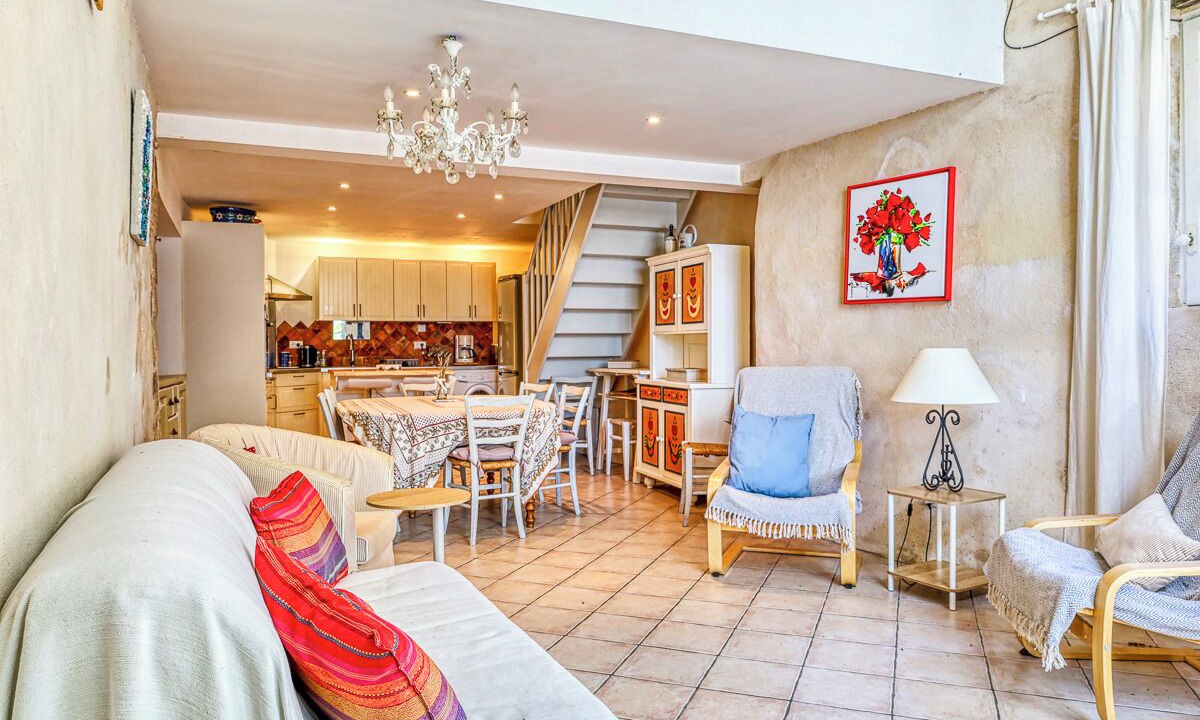 Photo of Livingroom in Ongles
