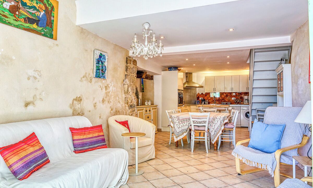 Photo of Livingroom in Ongles