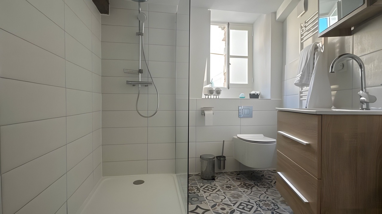 Photo of Bathroom in Cramant