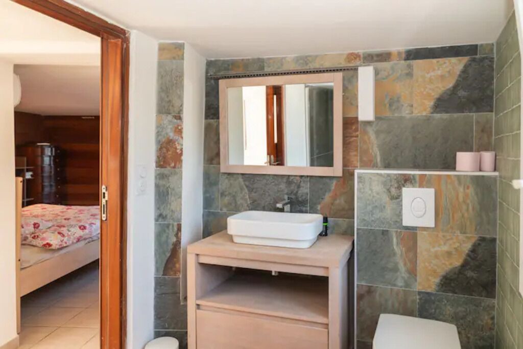 Photo of Bathroom in La Seyne-sur-Mer