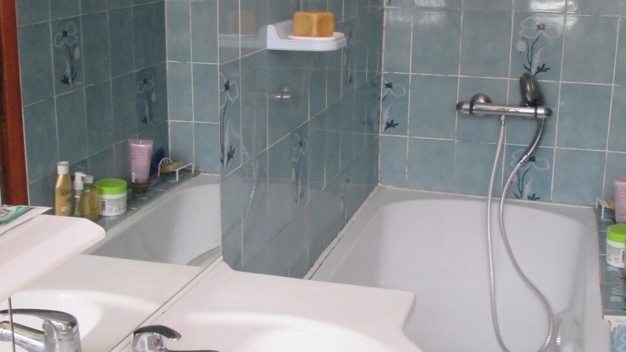 Photo of Bathroom in Alliat