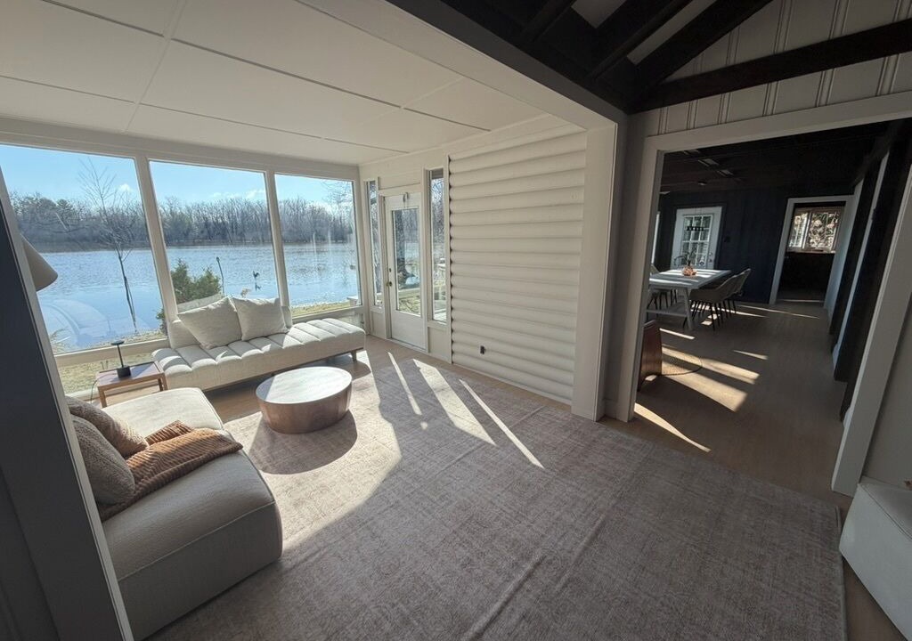 Photo of Livingroom in Fabreville
