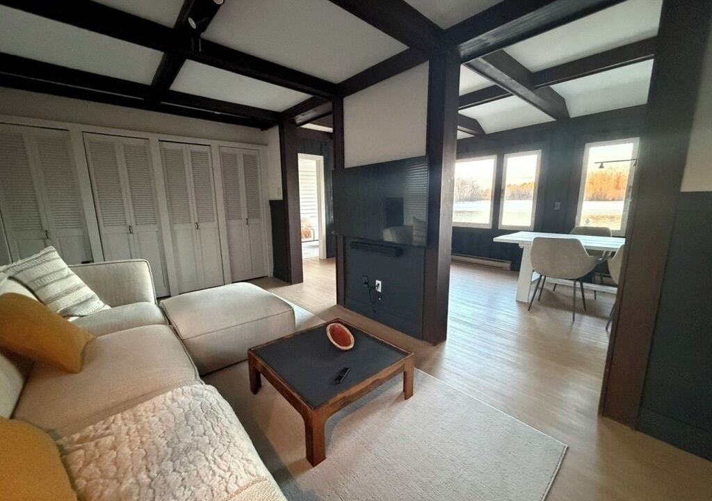 Photo of Livingroom in Fabreville