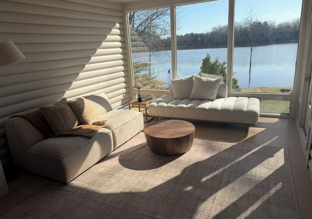 Photo of Livingroom in Fabreville