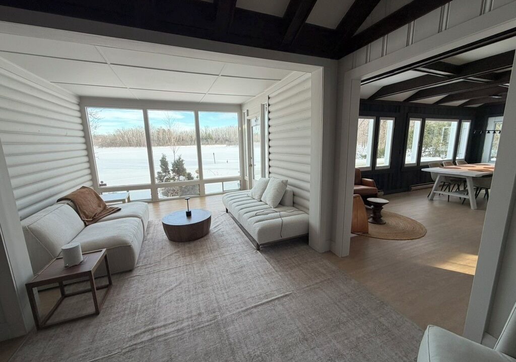 Photo of Livingroom in Fabreville